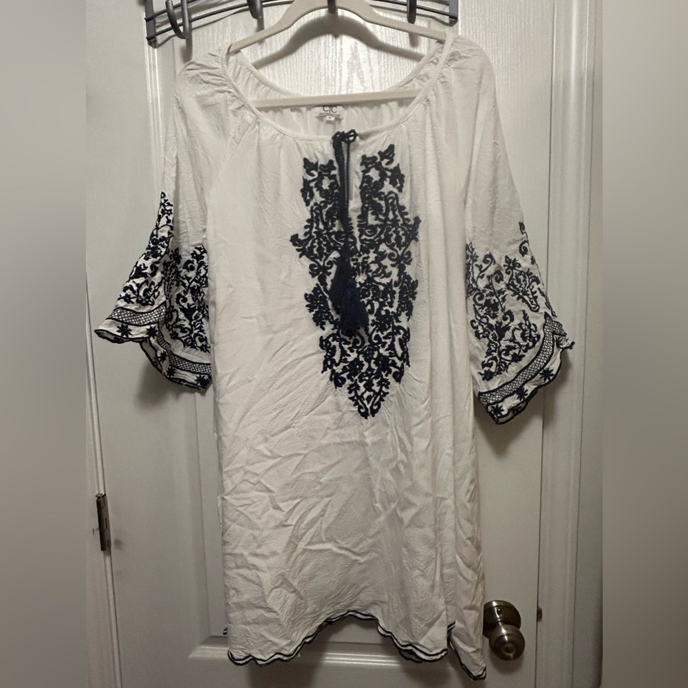 CHIC CONNECTION Women's White W/Navy Blue Embroidery‎ Tunic Dress SIZE L Beach